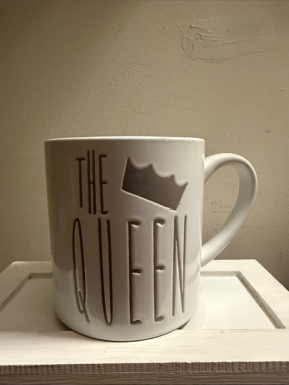 Ceramic 'The Queen' White Mug with Gold Accent